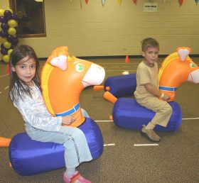 T11-561 เด็กติดตาม Inflatable